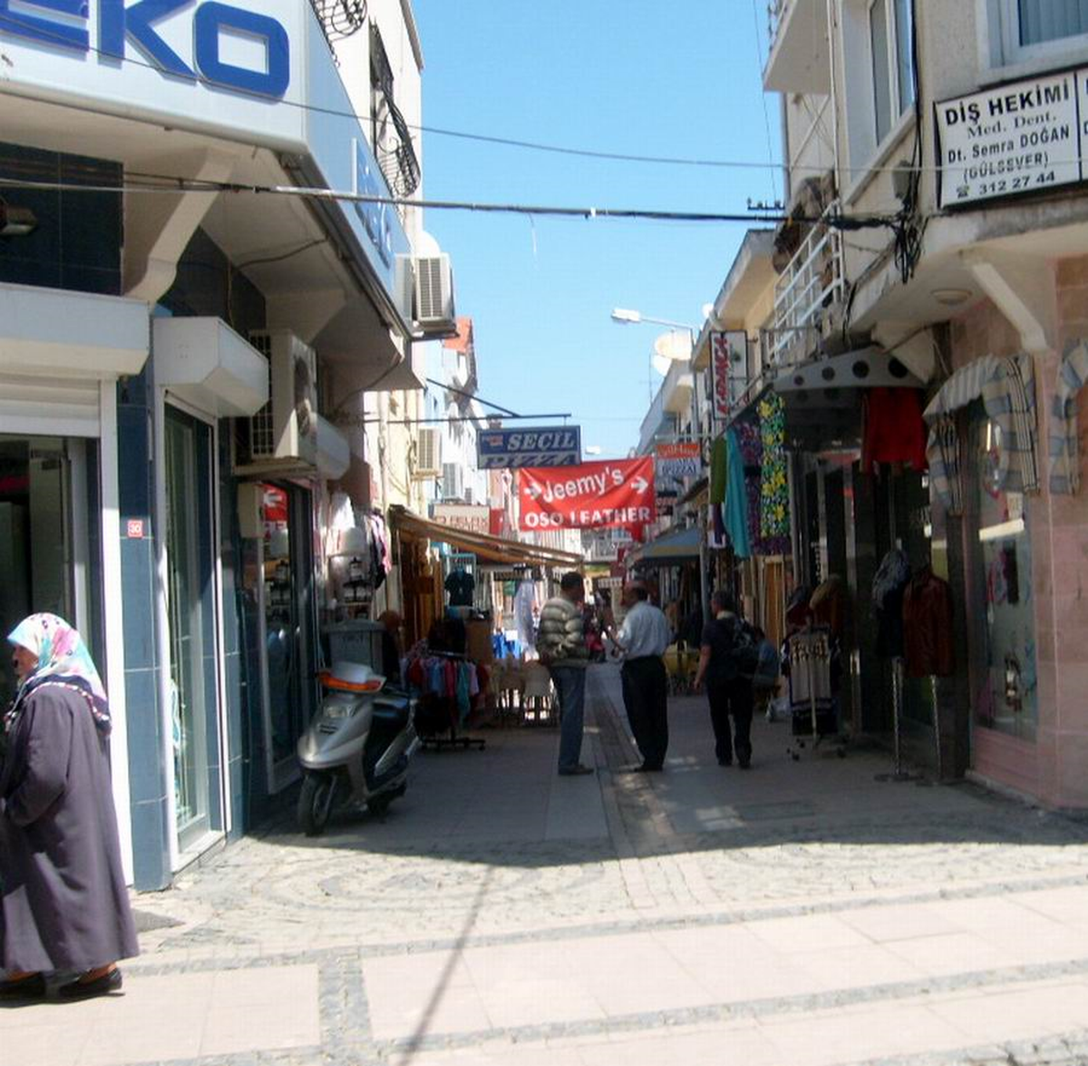 Ayvalık'ta Esrarengiz Patlama
