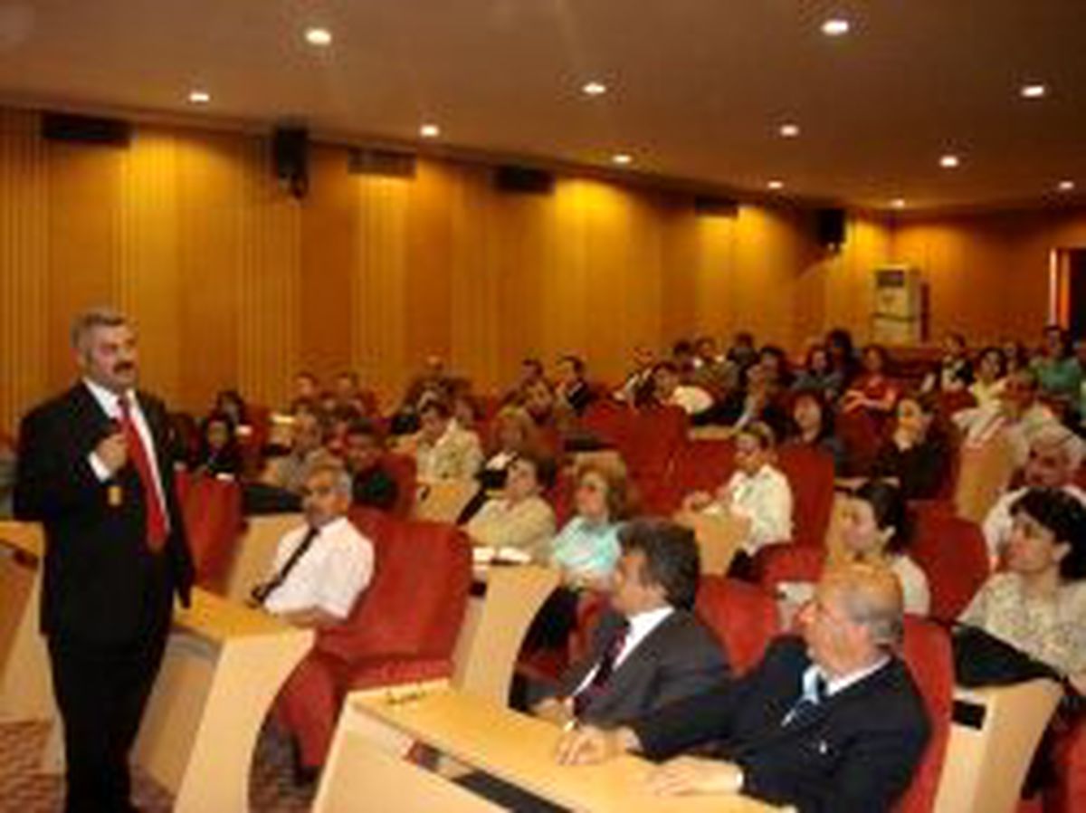 Çiğli' de 'Çocuk ve Şiddet' Konusu Tartışıldı