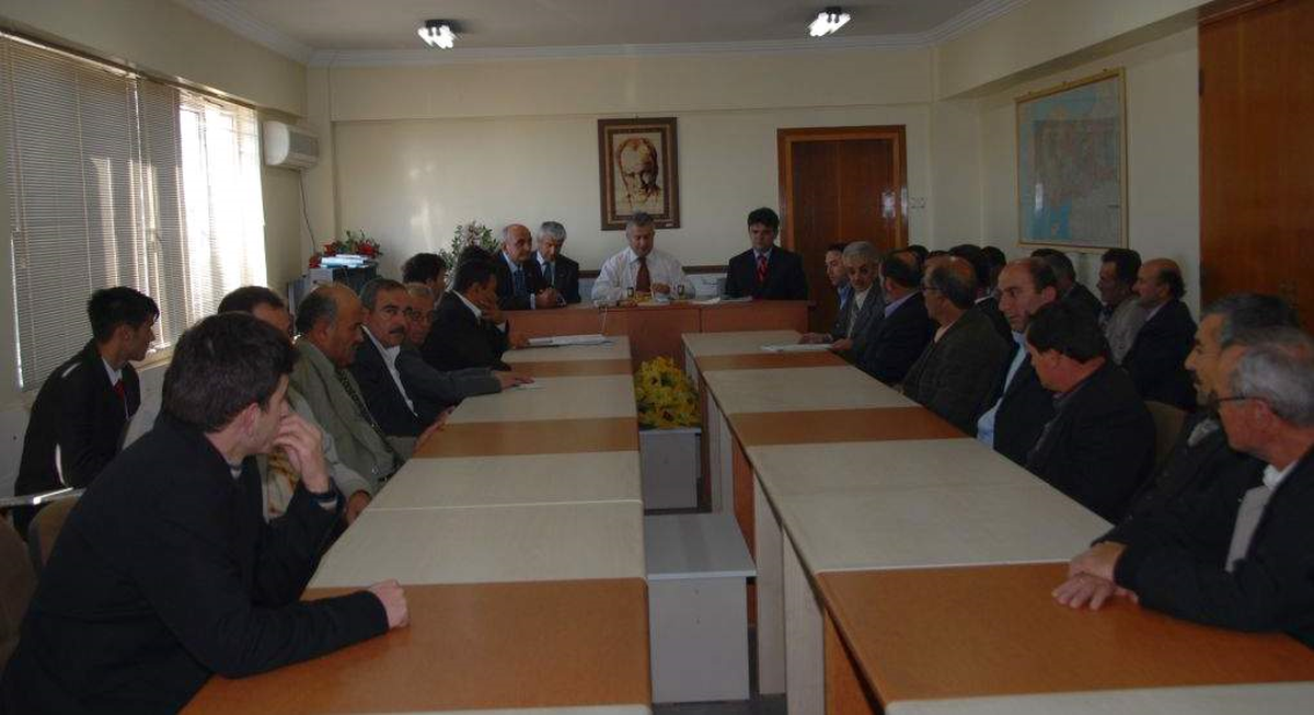 Gediz'de Köy Muhtarlarına Organik Tarım Eğitim Semineri