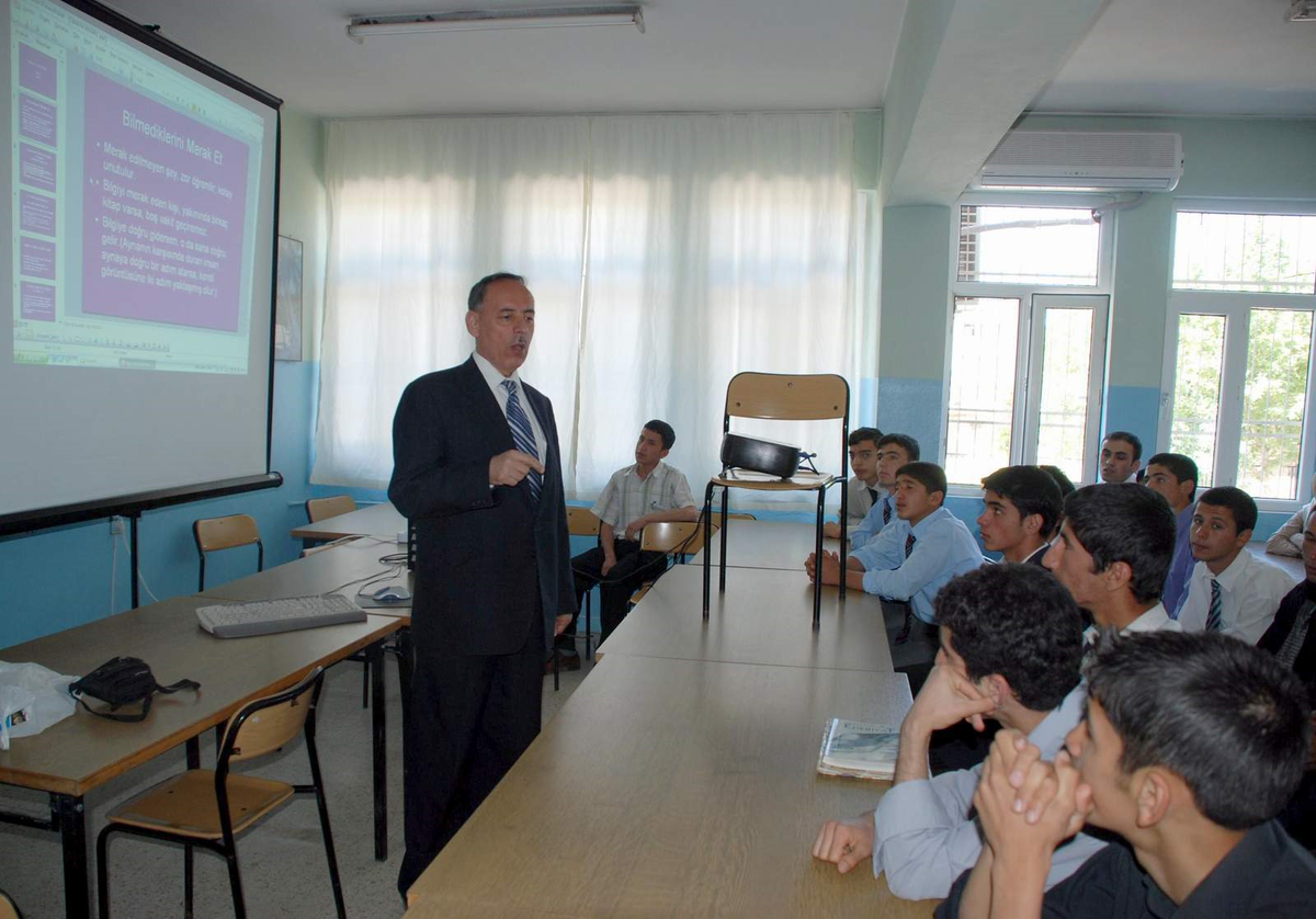 İmam Hatip Öğrencilerine ÖSS Öncesi Seminer