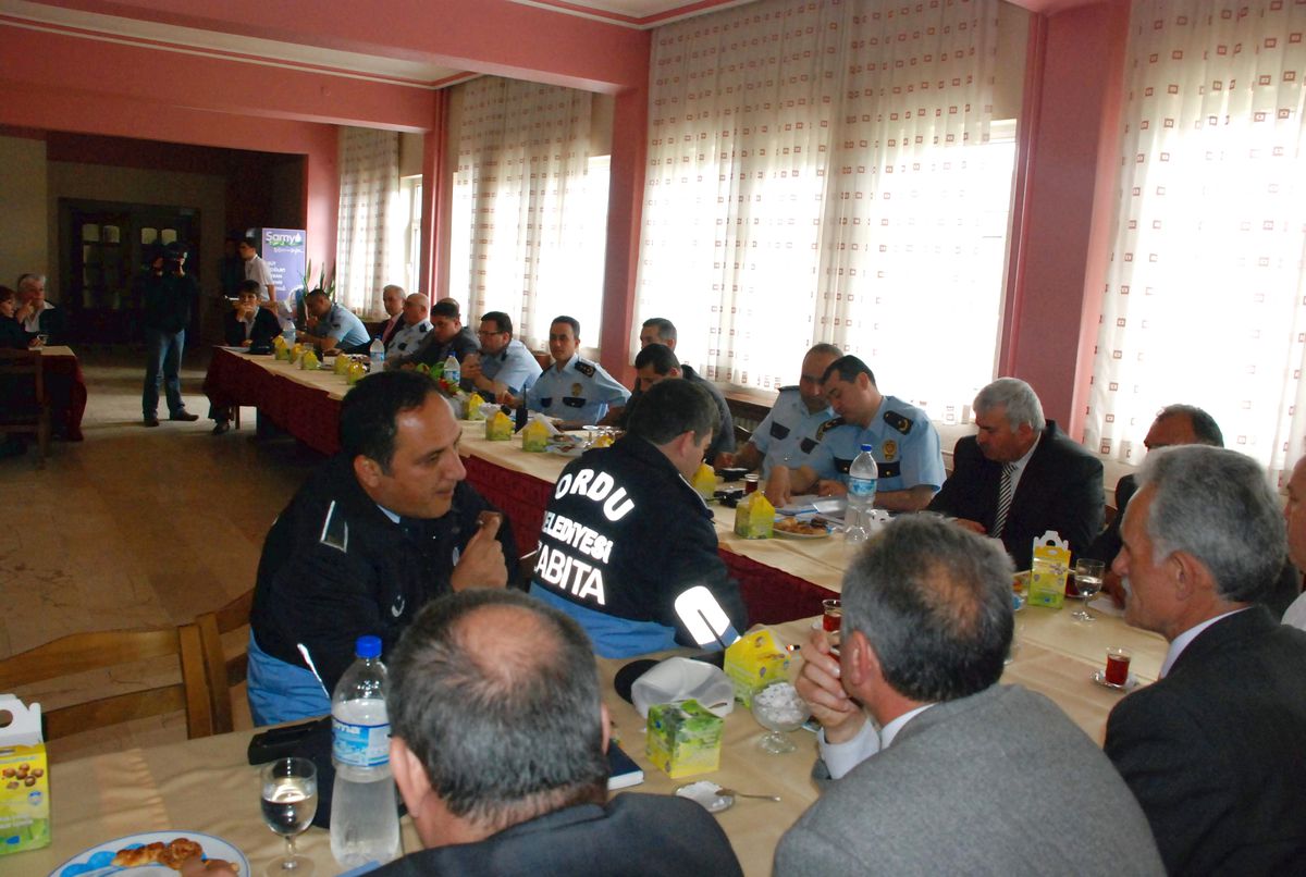 Polis Dert Dinledi