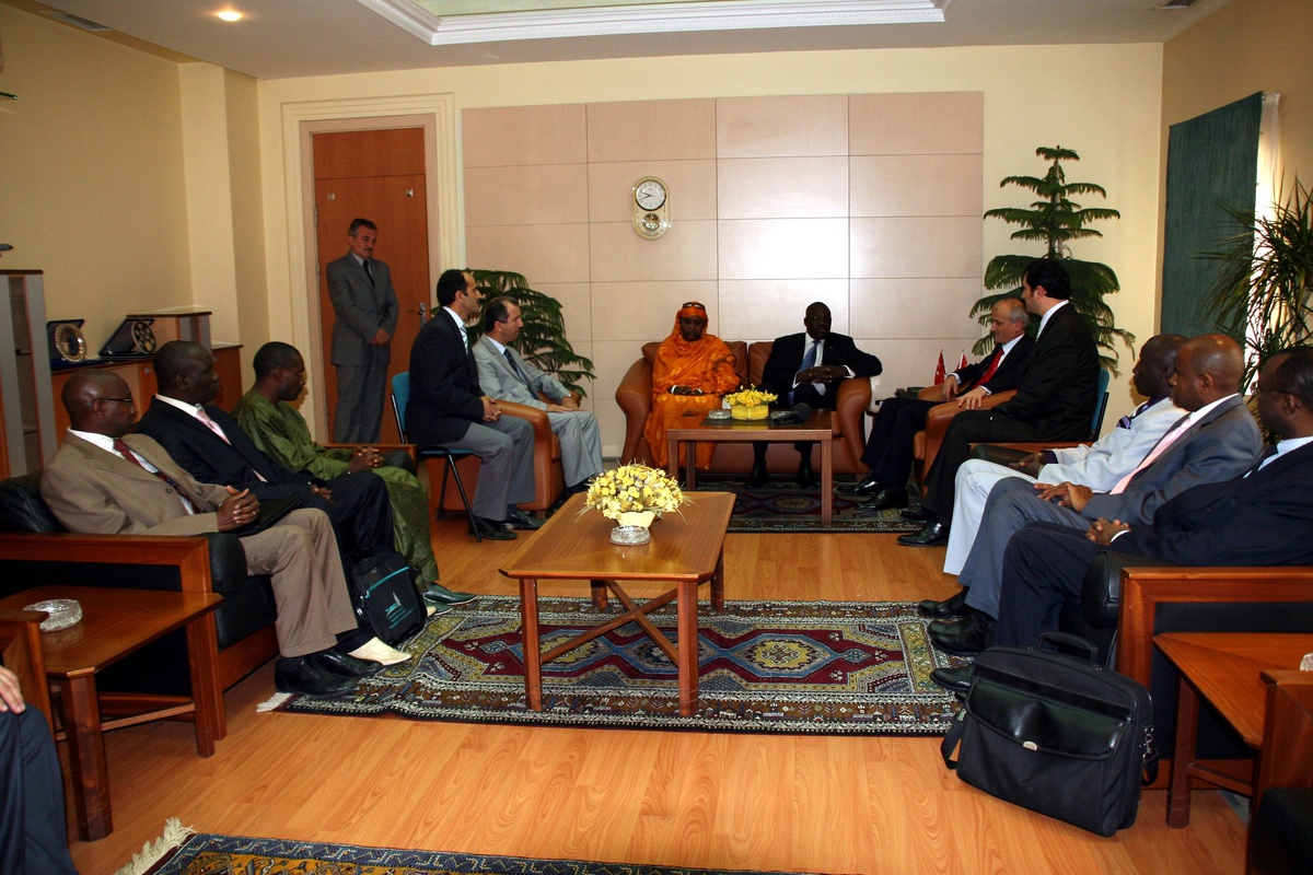 Senegal Heyeti Vali Bilici'yi Ziyaret Etti
