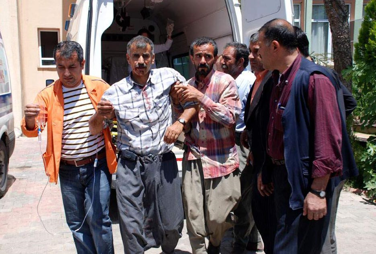 Adıyaman'da Otomobil Şarampole Yuvarlandı: 5 Yaralı