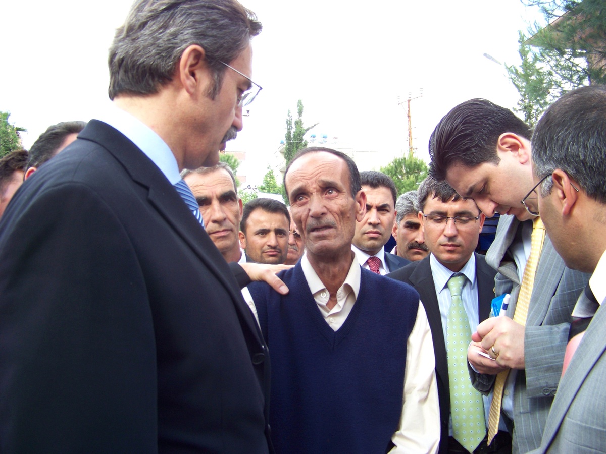 Bakan Tüzmen, Şehit Babasının İsteğini Yerine Getirdi