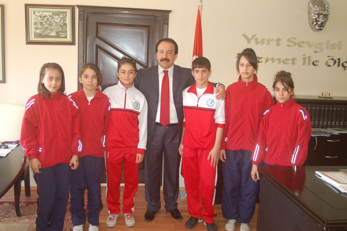 Başkandan Madalyayı Judoculara Tebrik