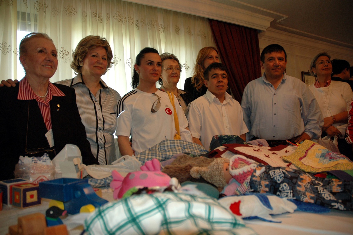 Halil Mutlu ve Nurcan Taylan'dan Anlamlı Destek