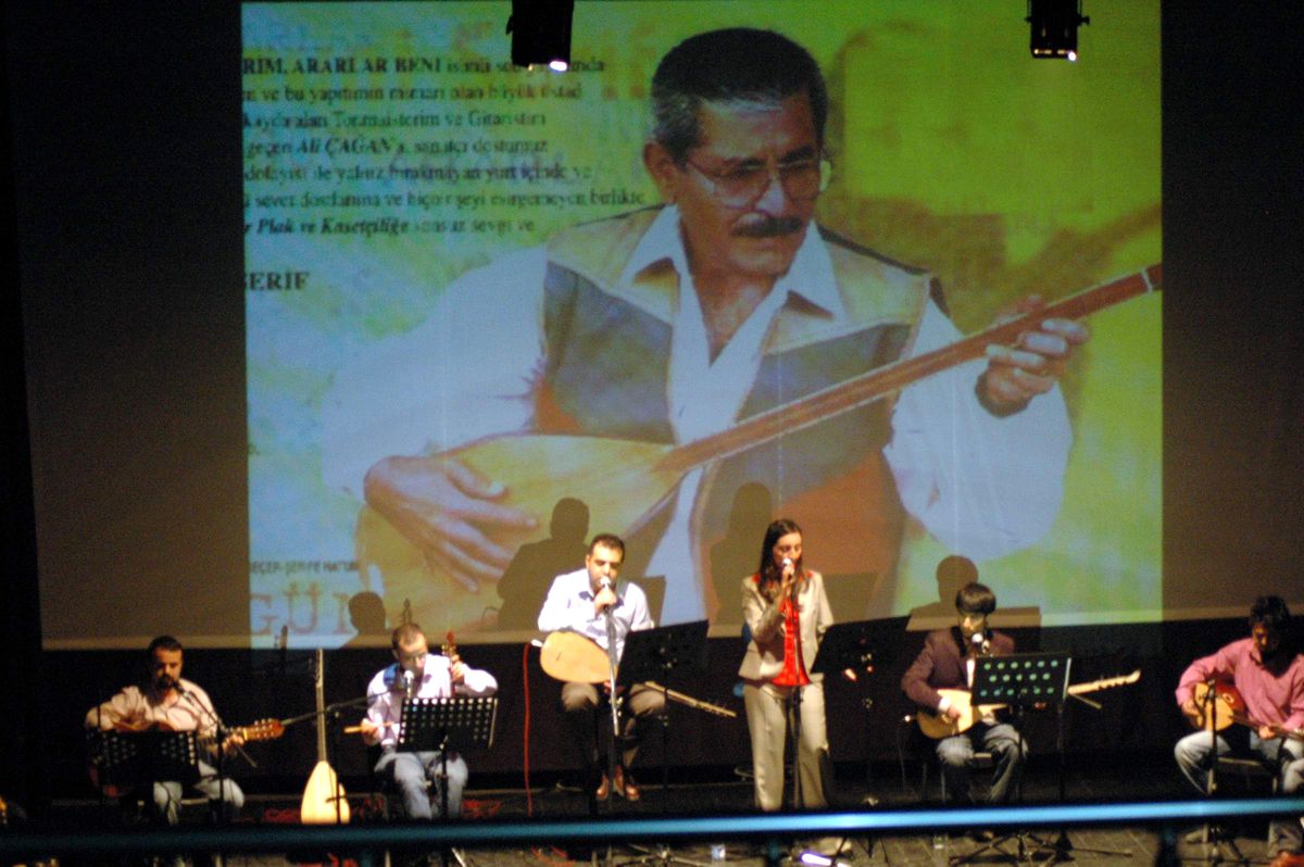 Aşık Mahzuni Kars\'ta Anıldı