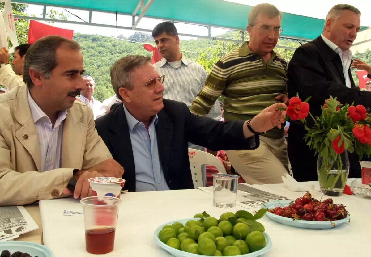 Fenerbahçe Kulübü Başkanı Aziz Yıldırım, Kan Çiçekleri Şenliği'ne Katıldı