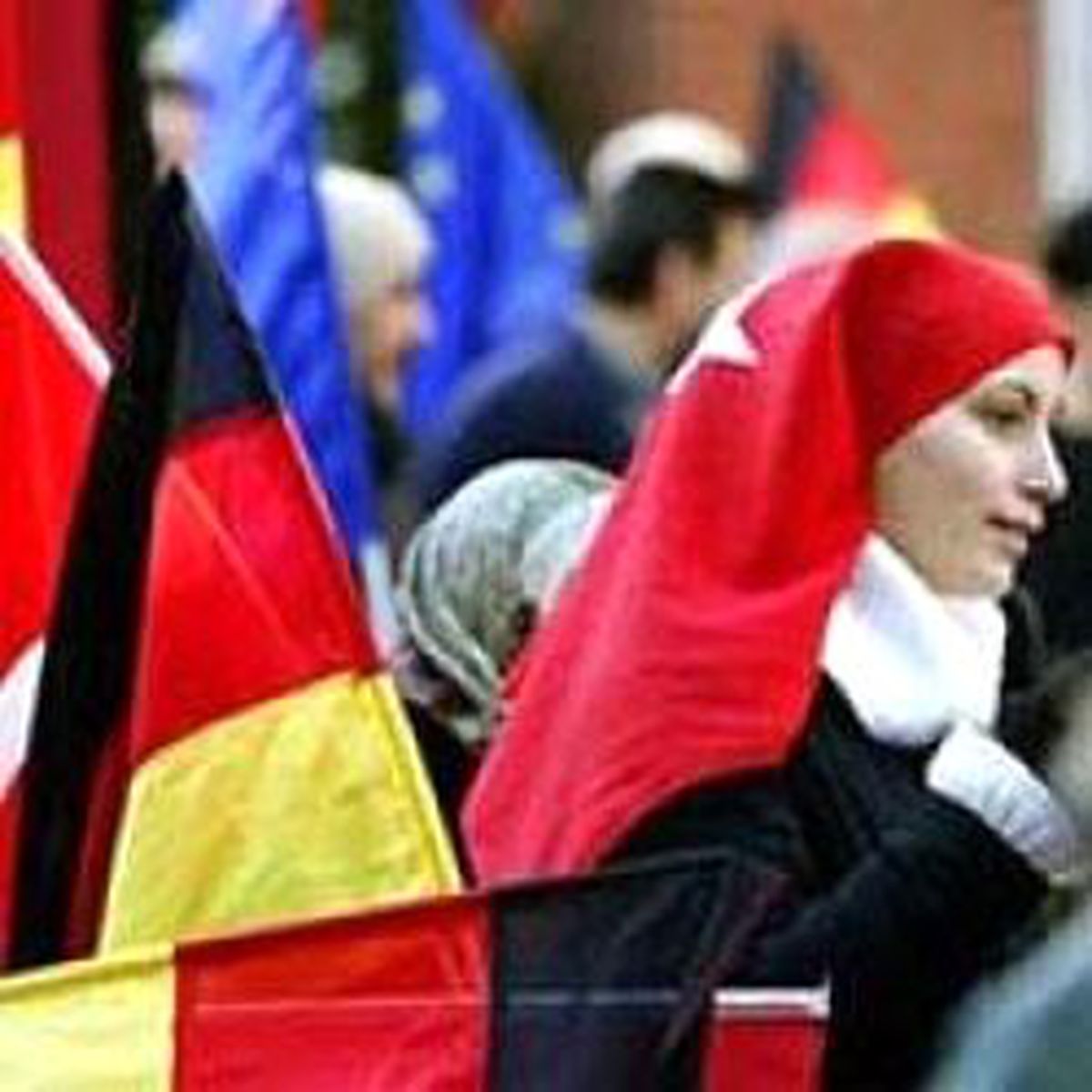 'Hem Alman, Hem Türk Olunmaz'