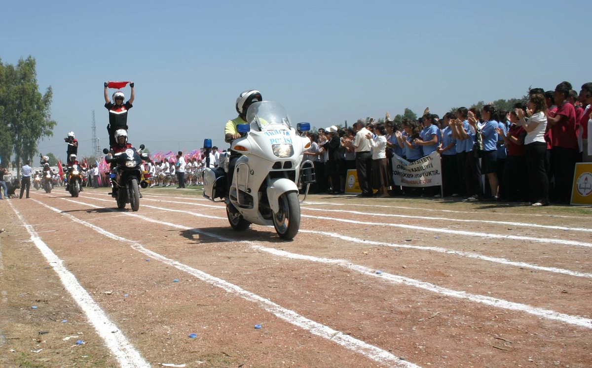 Ceyhan'da Atatürk'ü Anma Gençlik ve Spor Bayramı Kutlamaları