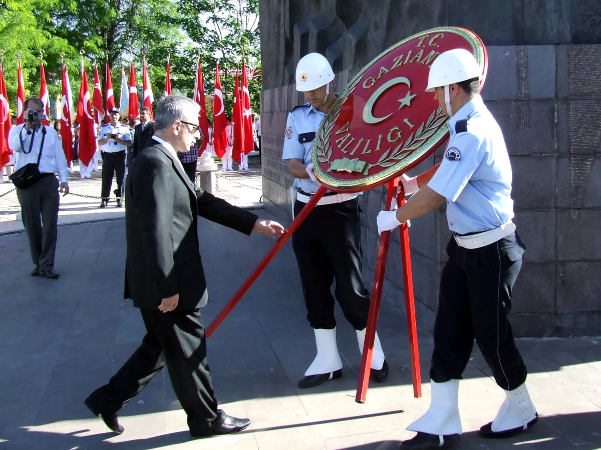 Gaziantep\'te 19 Mayıs Gençlik ve Spor Bayramı Kutlamaları