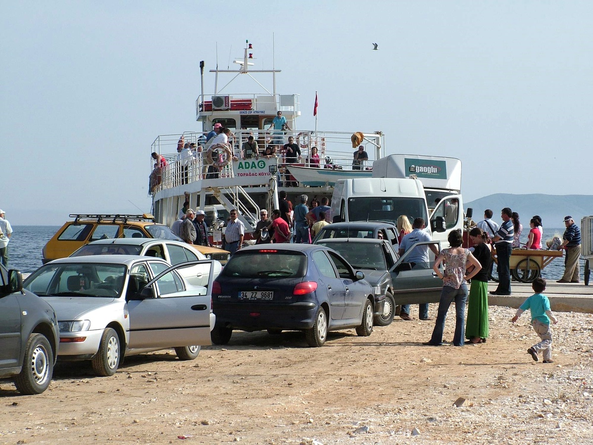 Marmara Adası'nda Tatilcilerin Dönüş Sıkıntısı