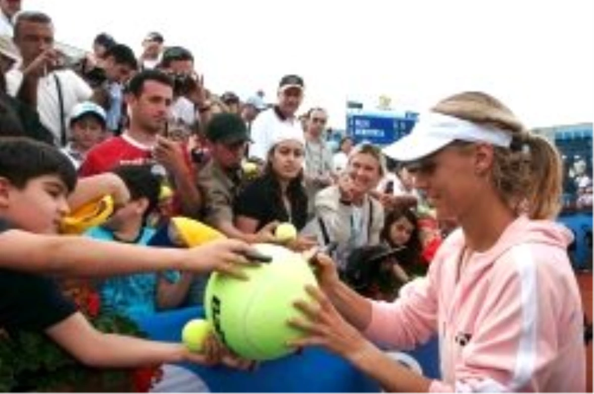 Sharapova, Dünyanın Bir Numaralı Tenisçisi