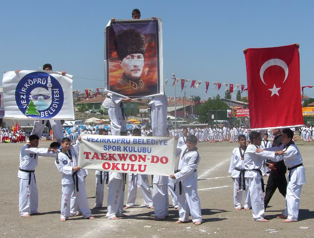 Vezirköprü'de 19 Mayıs Coşkusu