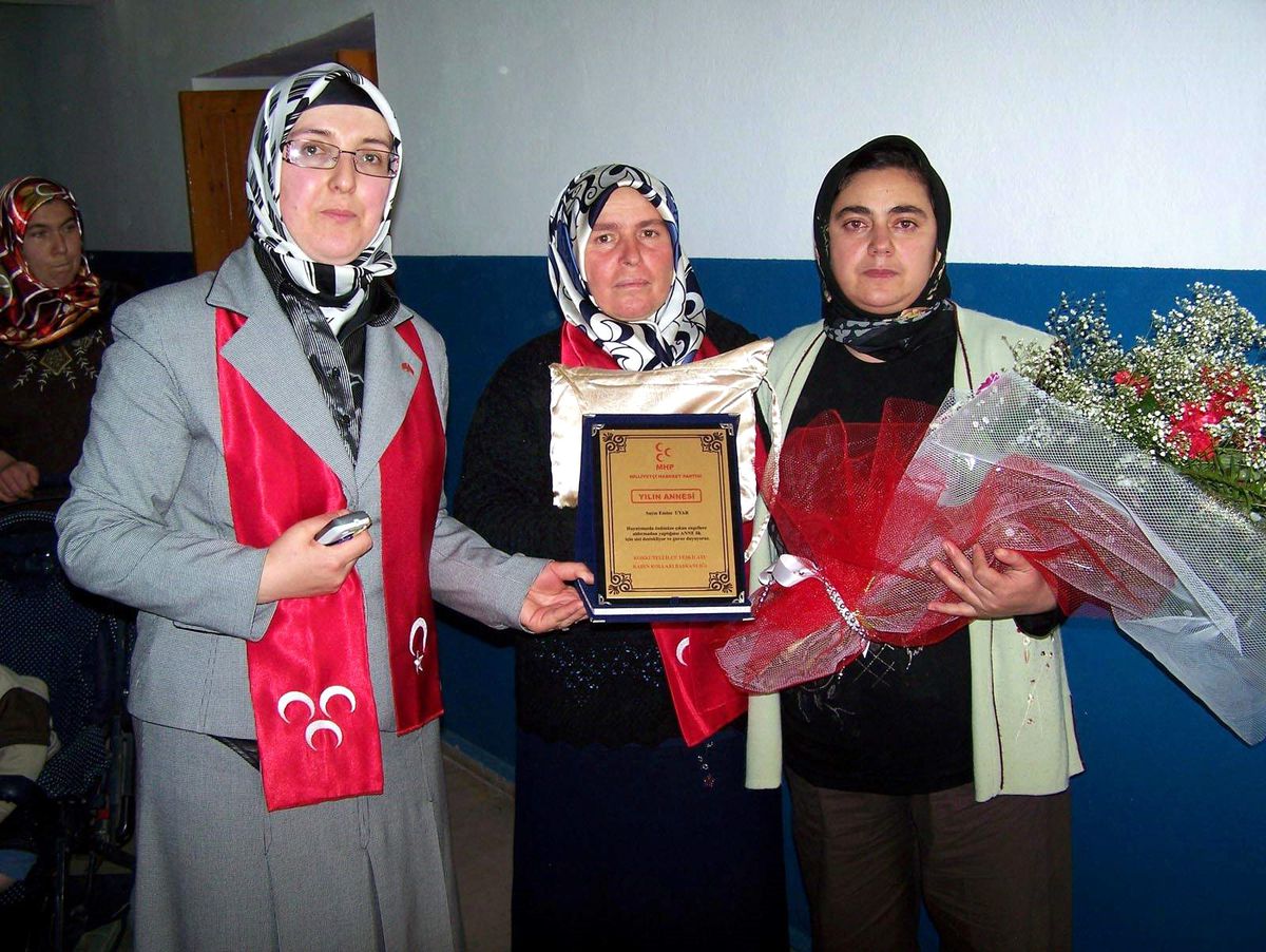 Yılın Annesi Ödülünü Aldı