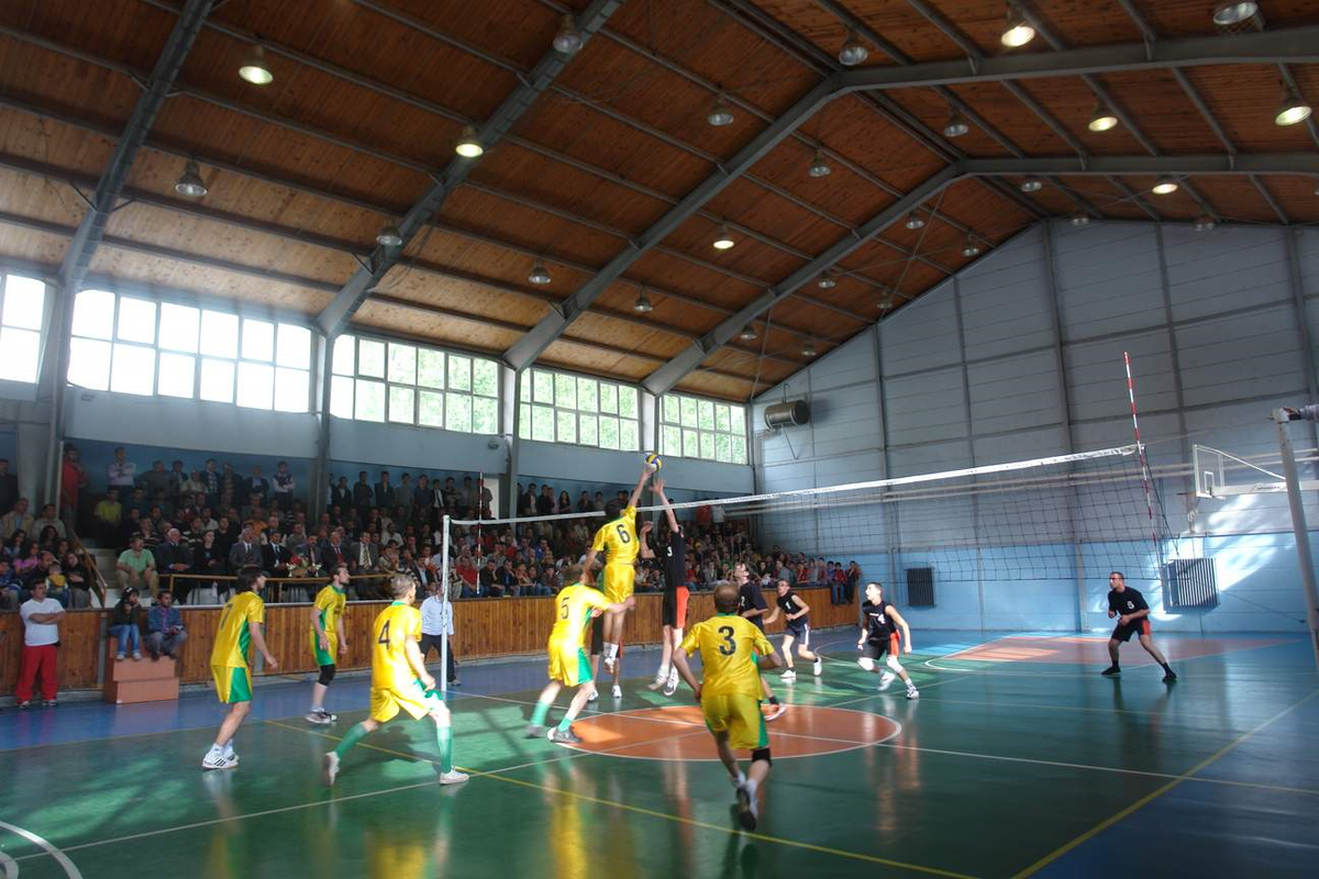 Yusufeli'nde Türkiye ve Gürcistan Voleybol Dostluk Maçı Yapıldı