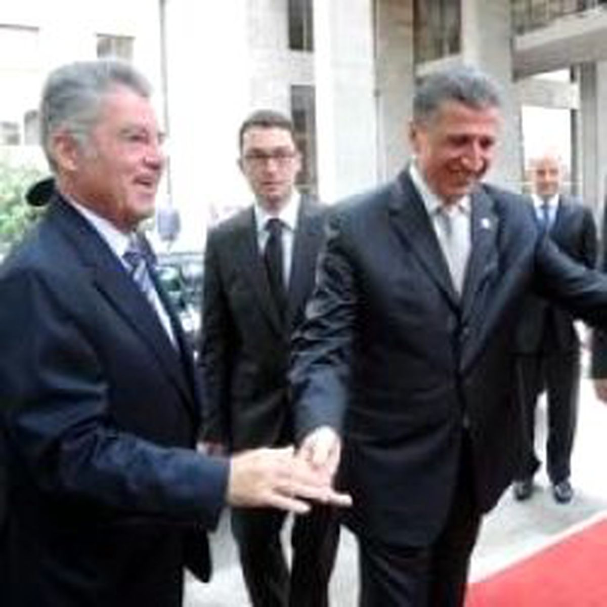 Fischer, Toptan'a Kapatma Davasını Sordu