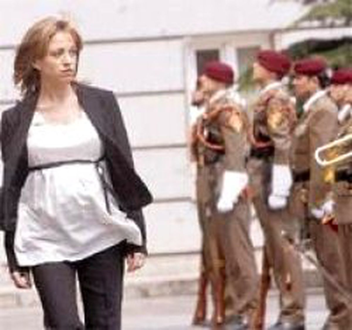 İspanya Savunma Bakanı Anne Oldu