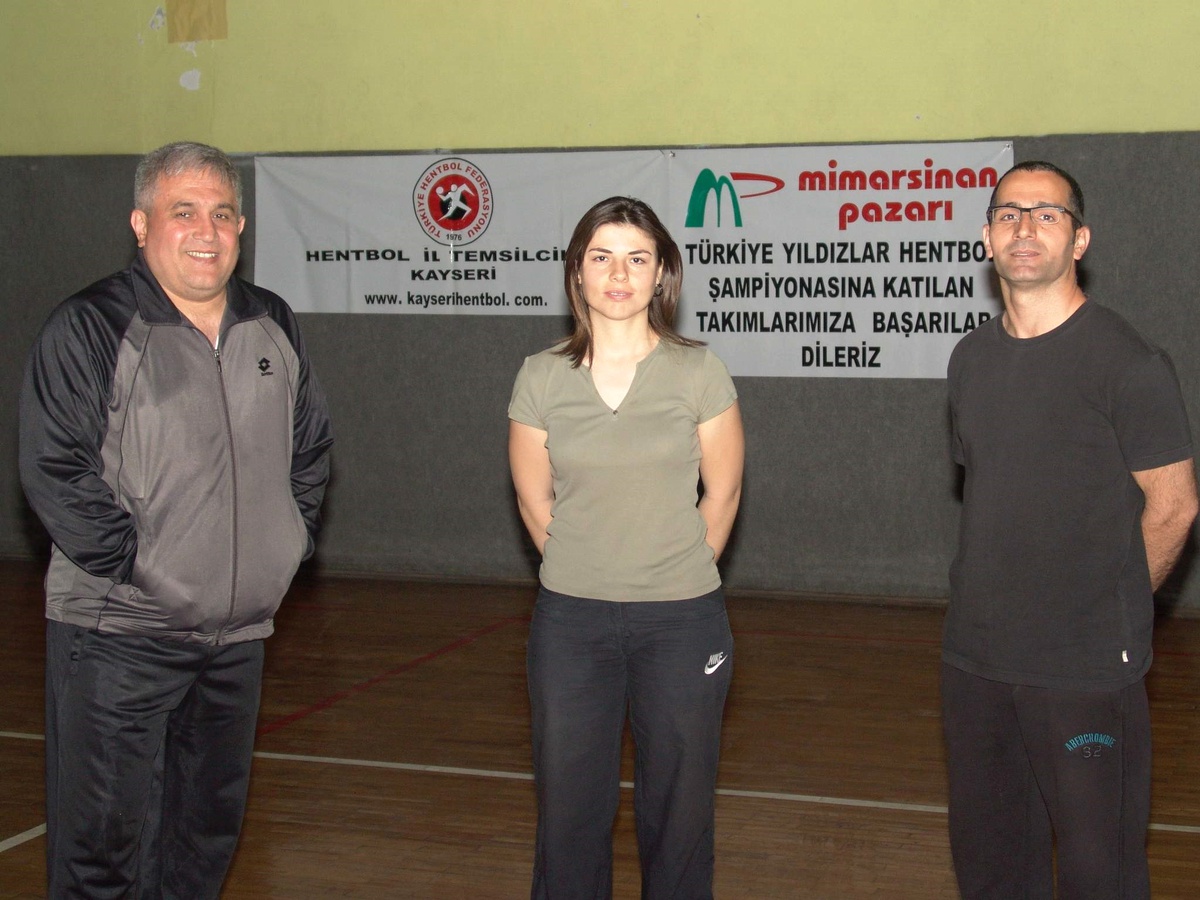 Okullu Yıldızlar Hentbol Türkiye Şampiyonası Kayseri'de Başladı