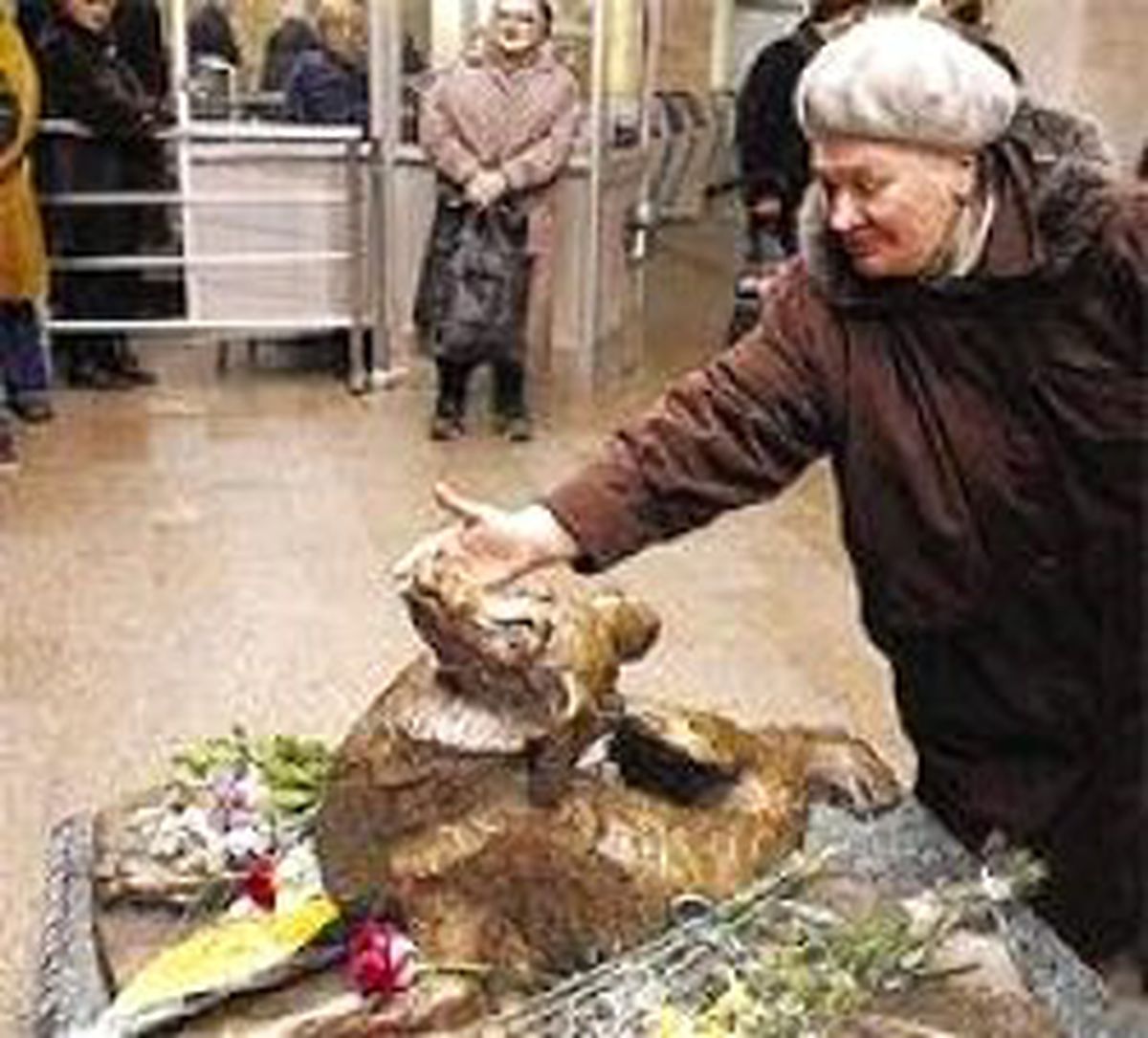 Moskova\'nın Sokak Köpekleri Artık Metroda