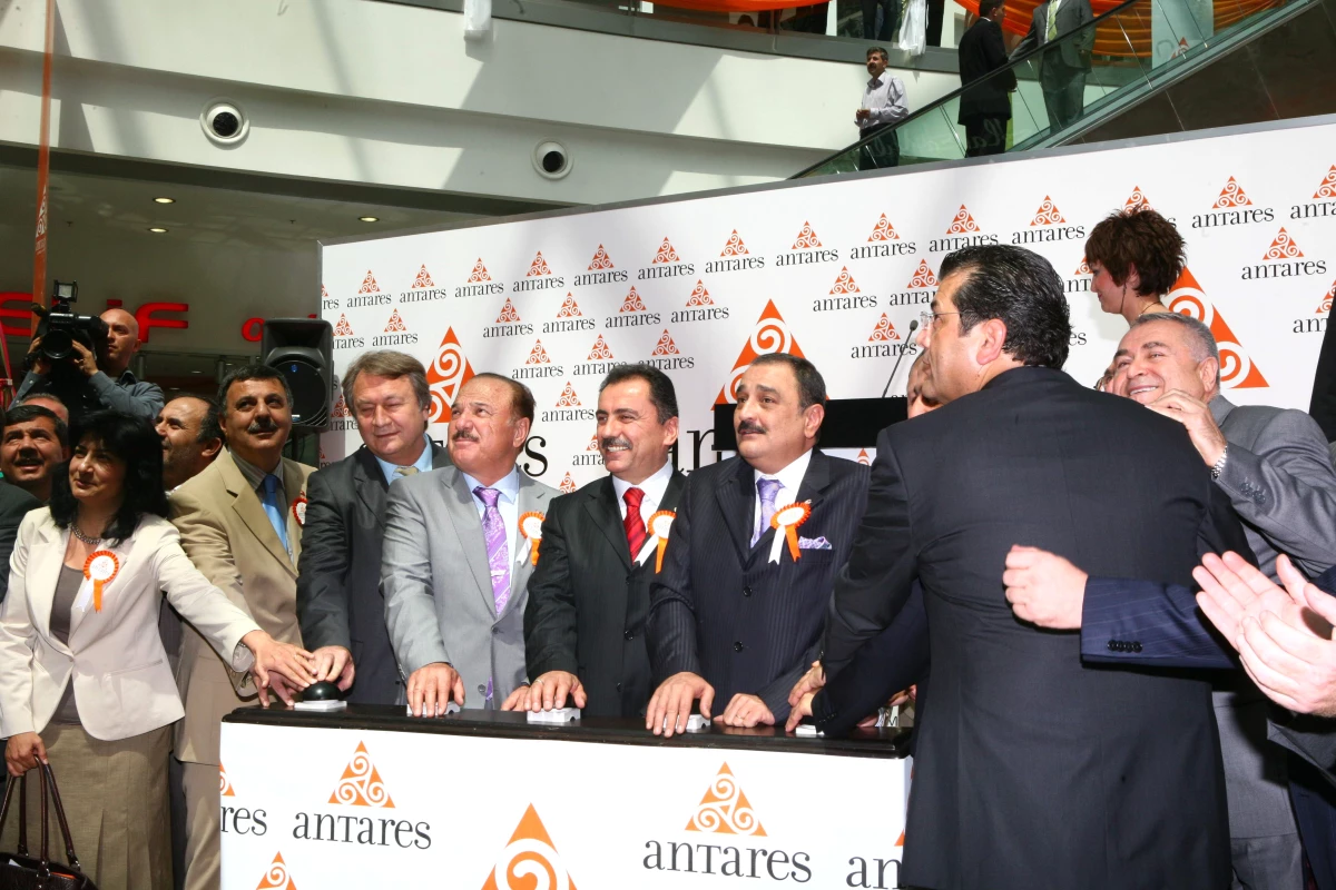 Türkiye\'nin En Büyük Alışveriş Merkezi Antares Açıldı