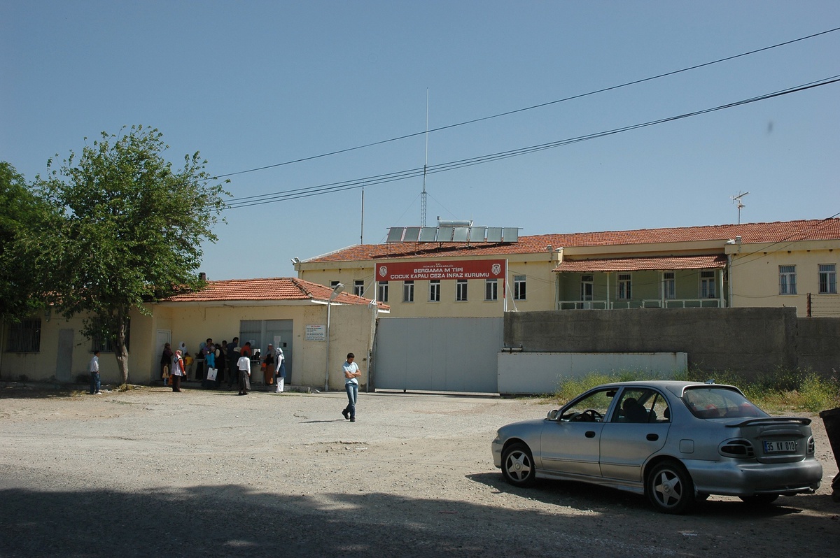 Alman Sabrına Kefaleti Ödenemediği İçin Tahliye Olamadı