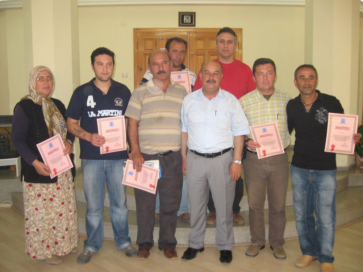 Didimli Hayvanseverler Sertifikalarını Aldı