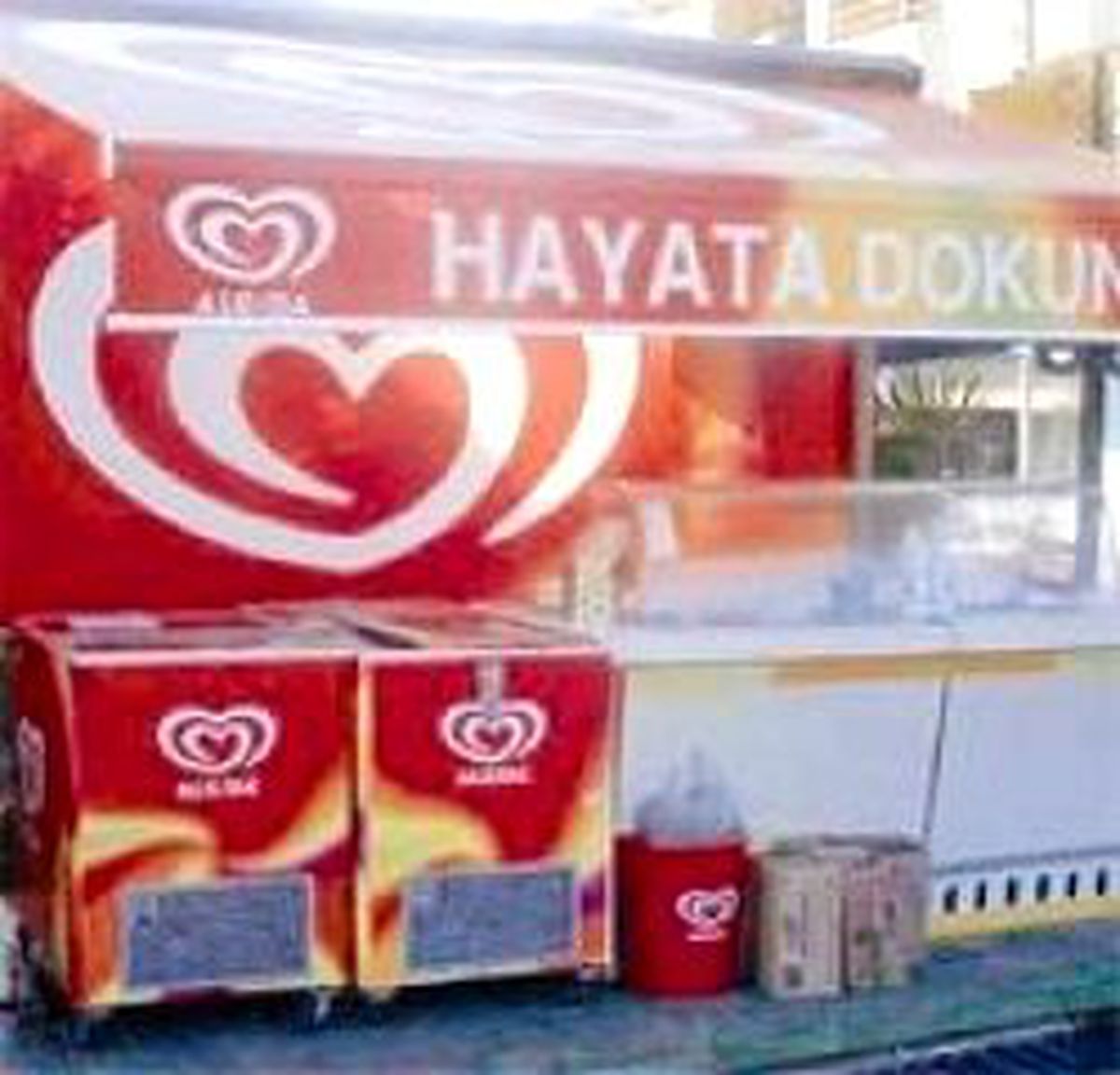 Dondurmacıya 'Hediyeni Al, Sadece Beni Sat' Yasağı Geldi
