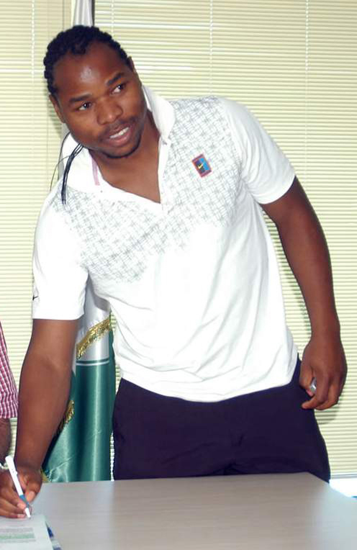 Bursaspor, Collins Mbesuma ile Yollarını Ayırdı