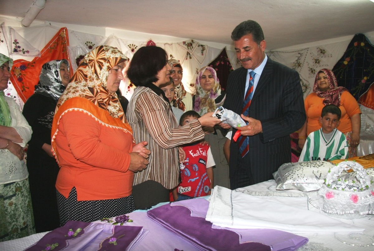 Toroslar'da Halk Eğitim Merkezi Kursları Sergisi