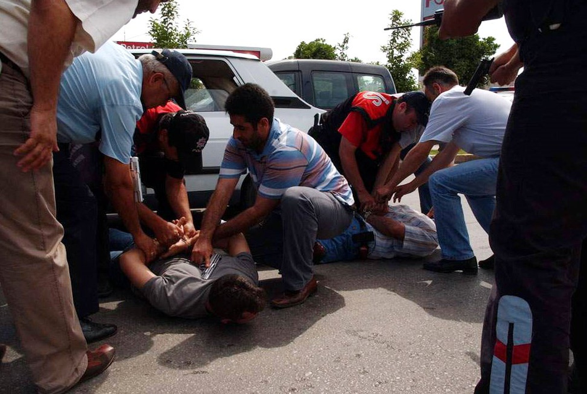 Adana Polisinden Gerçeğini Aratmayan Tatbikat
