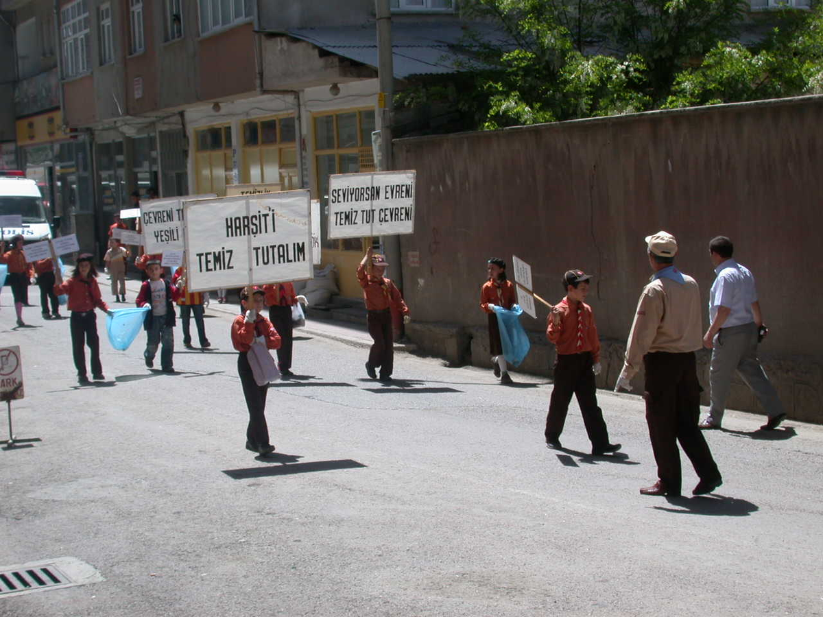 Gümüşhane'de İzciler Temizlik Kampanyası Başlattı