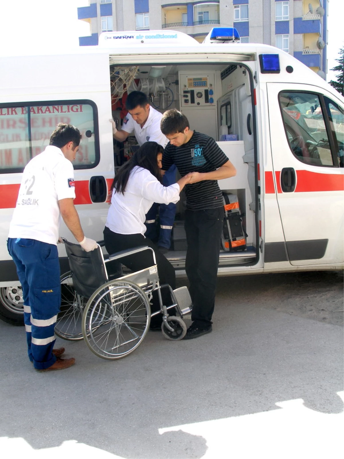 Kırşehir\'de 300 Kişi Kusma ve İshal Problemi Nedeniyle Hastaneye Kaldırıldı
