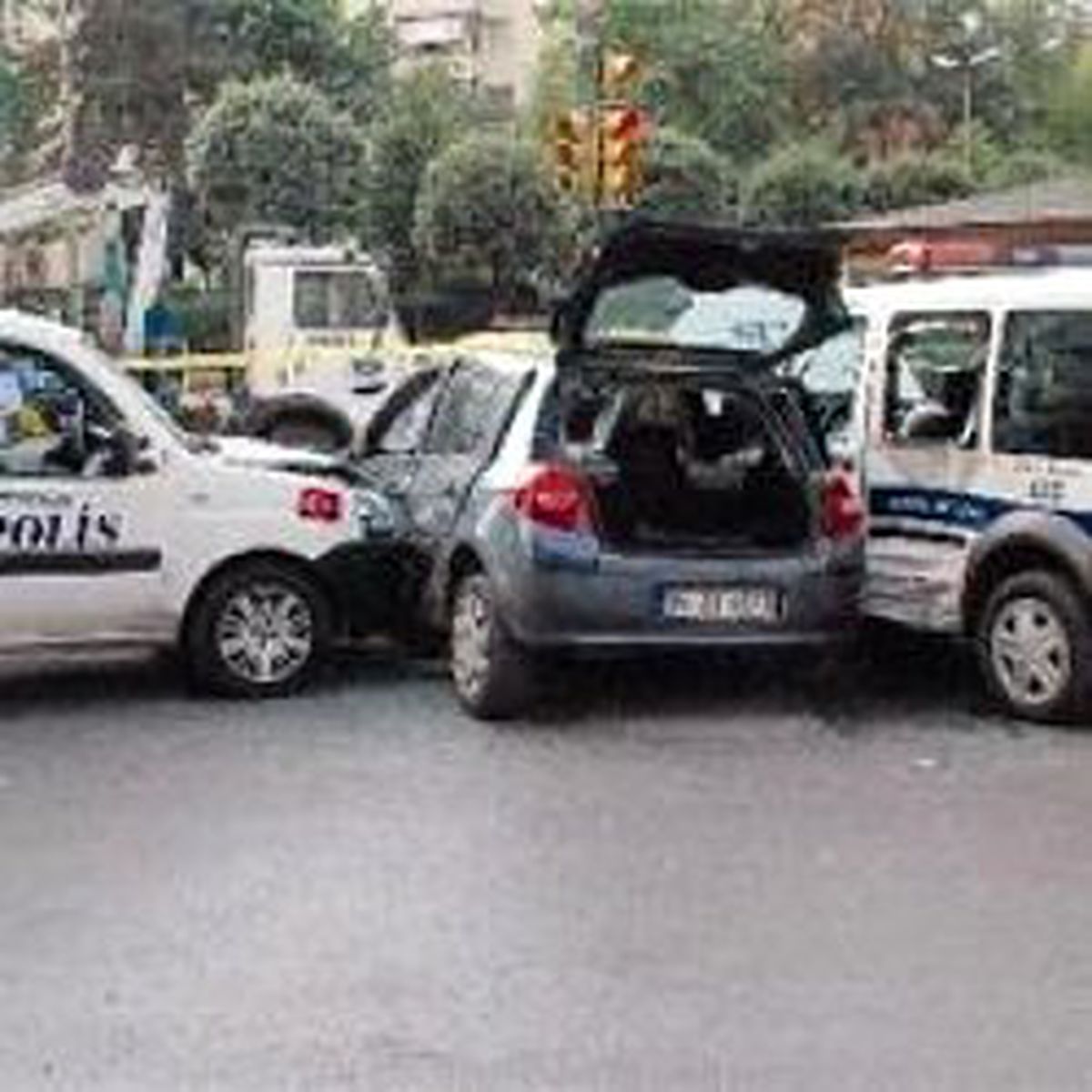 Polis Çarparak Durdurdu