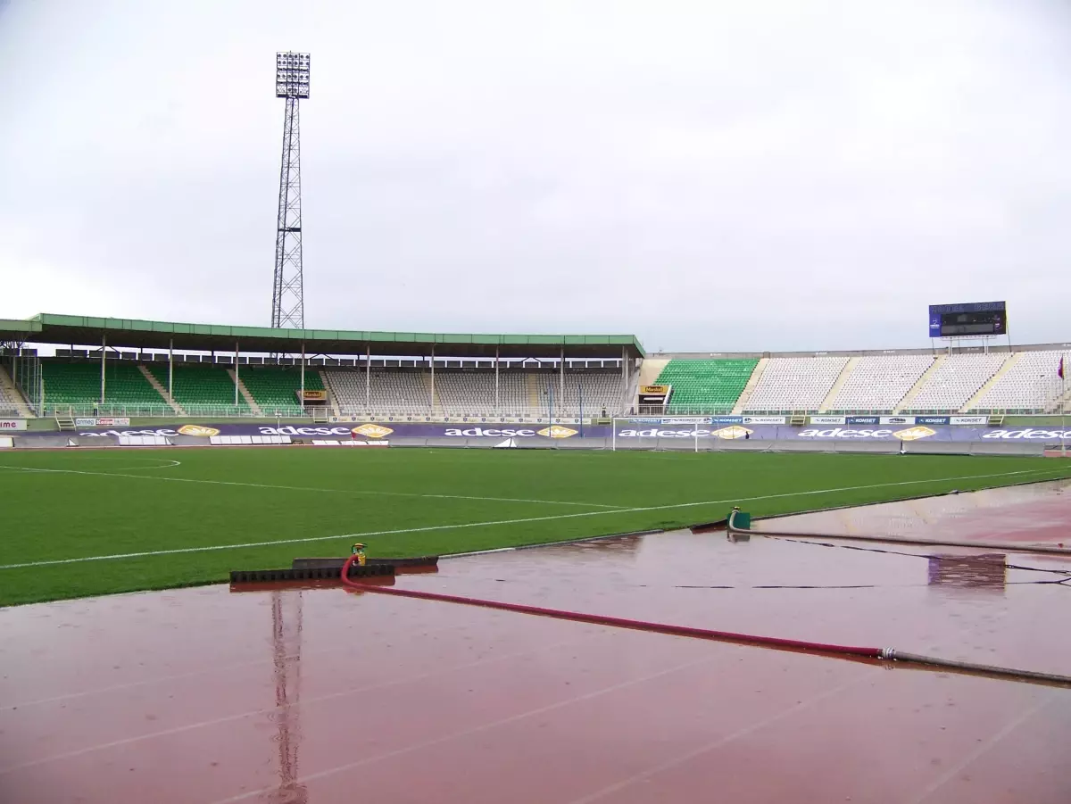 Tff 2. Lig Play-off Maçına Yağış Engeli