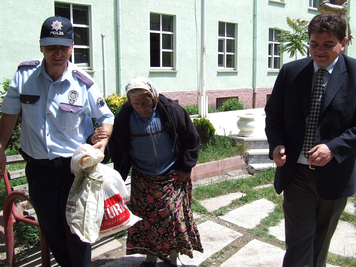 72 Yaşındaki Neriman Bülbül'ü Köyü Kabul Etmedi Sivas'a Gönderildi