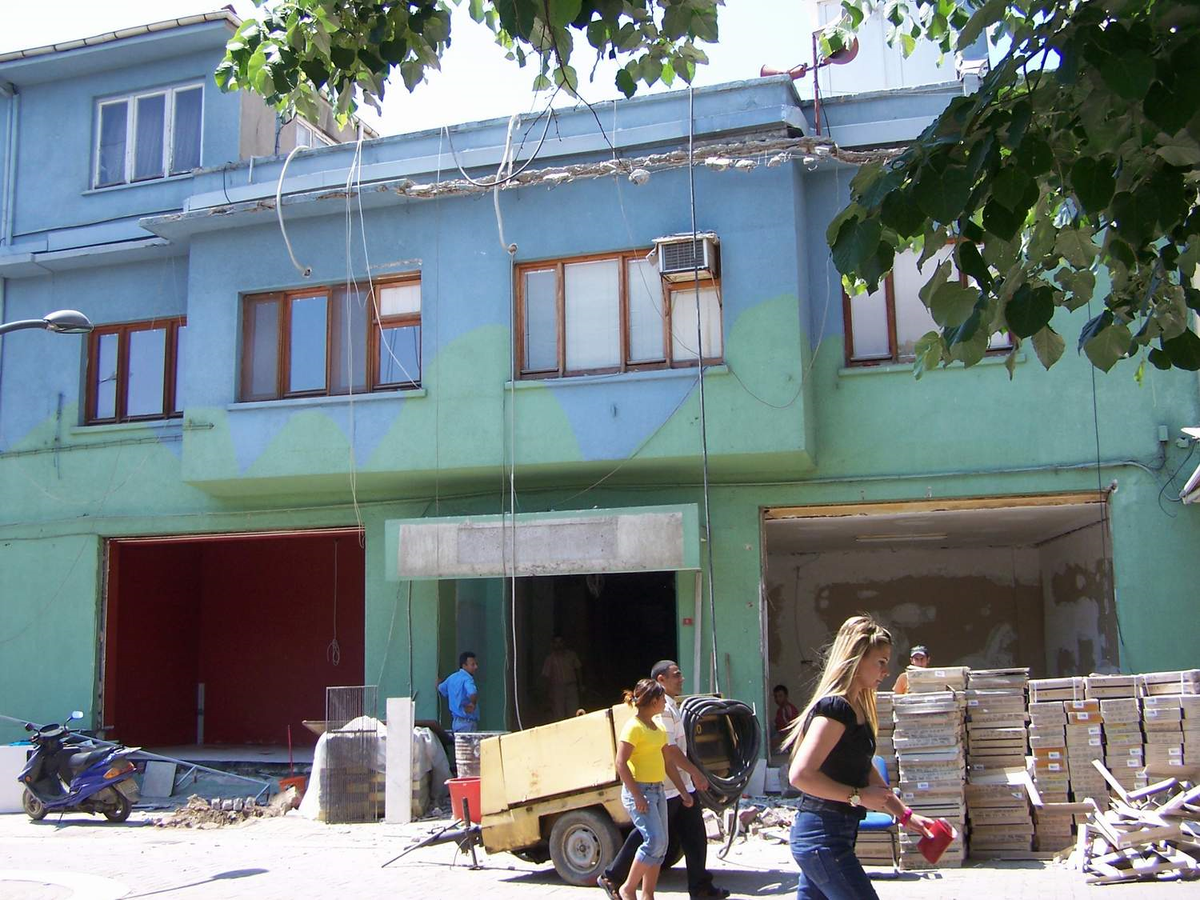 Erdek Belediye Binası Yenileniyor