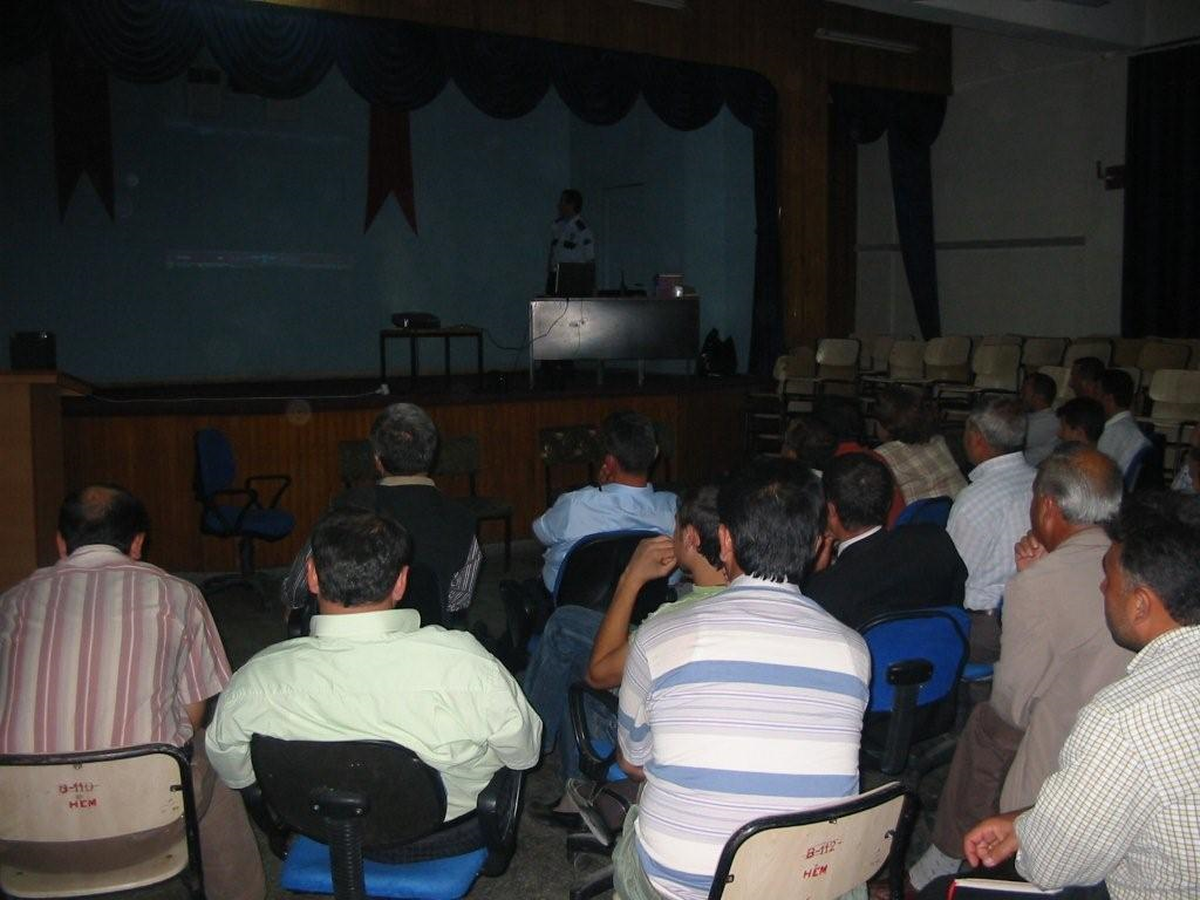 Gediz'de Kamu Şoförlerine Trafik Eğitim Semineri