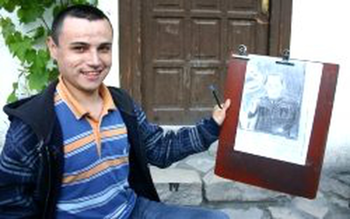 Epilepsi Hastasından Silgisiz Kara Kalem Çalışması