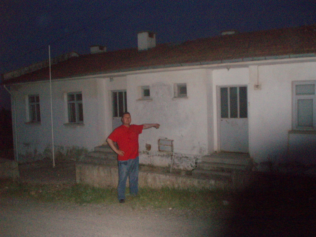 Havran'da Sağlık Evi Ahır Oldu