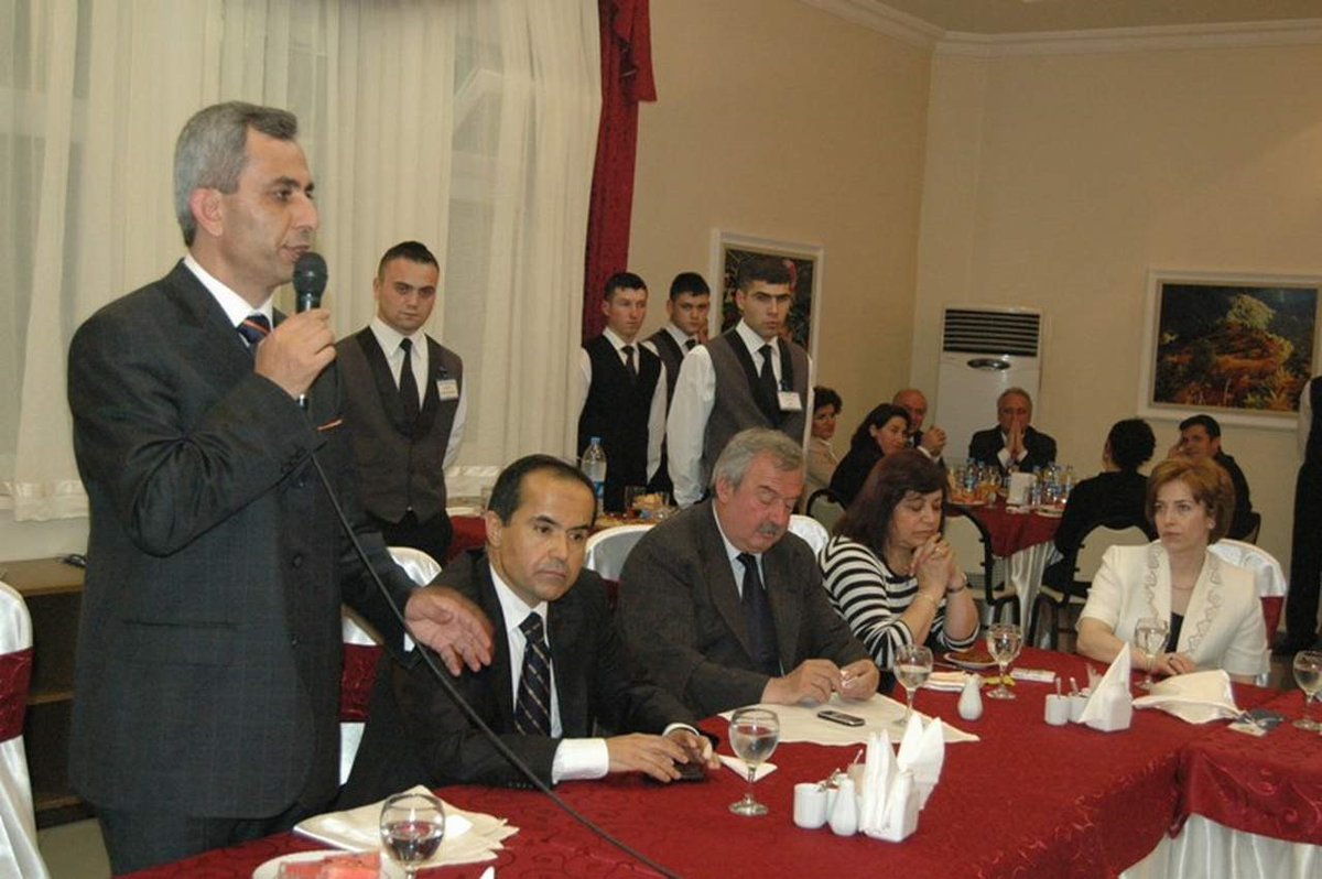 Vali Aydoğdu'dan İl Jandarma Komutanı Şimşek'e Veda Yemeği