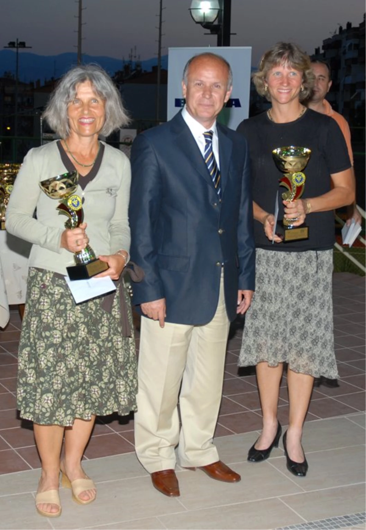 Buca Belediye Başkanlığı Veteran Tenis Turnuvasında Ödül Gecesi