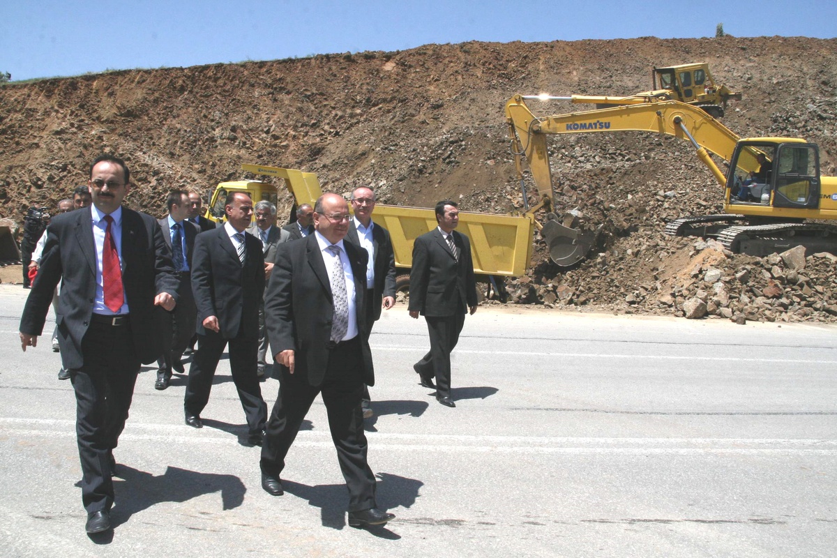 Yozgat Valisi Amir Çiçek, Özel İdare Tarafından Yapılan Bölünmüş Yol Çalışmalarını İnceledi