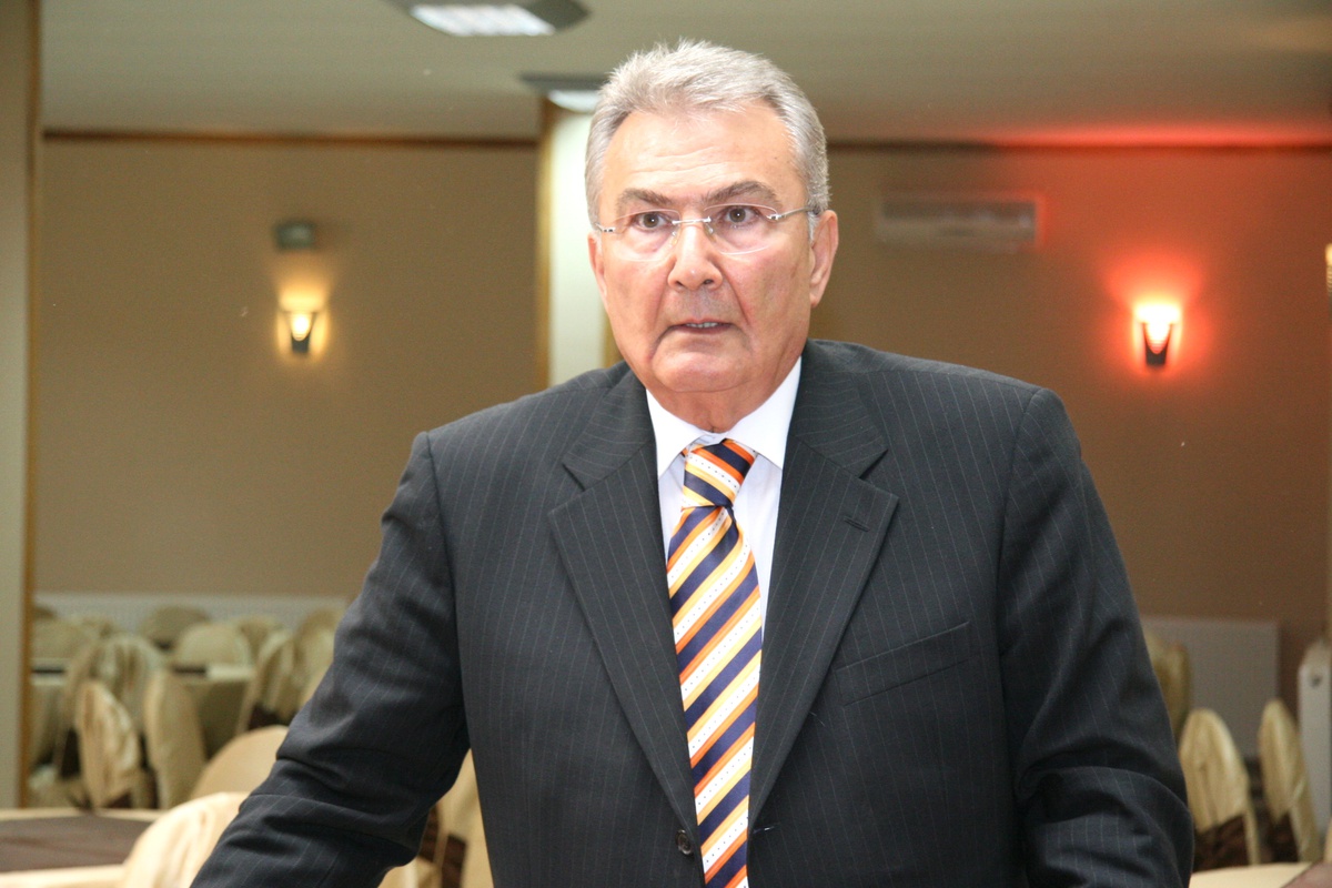 Baykal'dan Güvenlik Güçlerine Telekulak Suçlaması