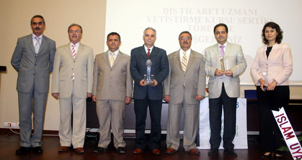 Dış Ticaret Uzmanları Sertifikalarını Aldı