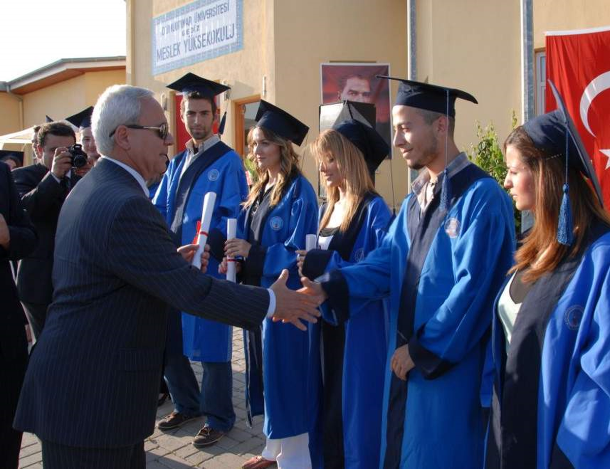 Dpü Gediz Meslek Yüksekokulu'nda Mezuniyet Sevinci