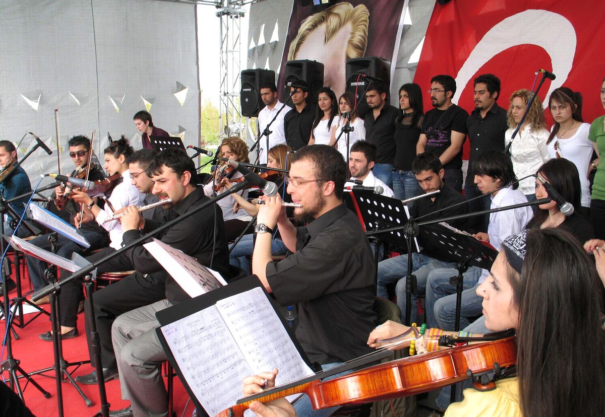 Kars Kafkas Üniversitesi\'nde Bahar Şenliği