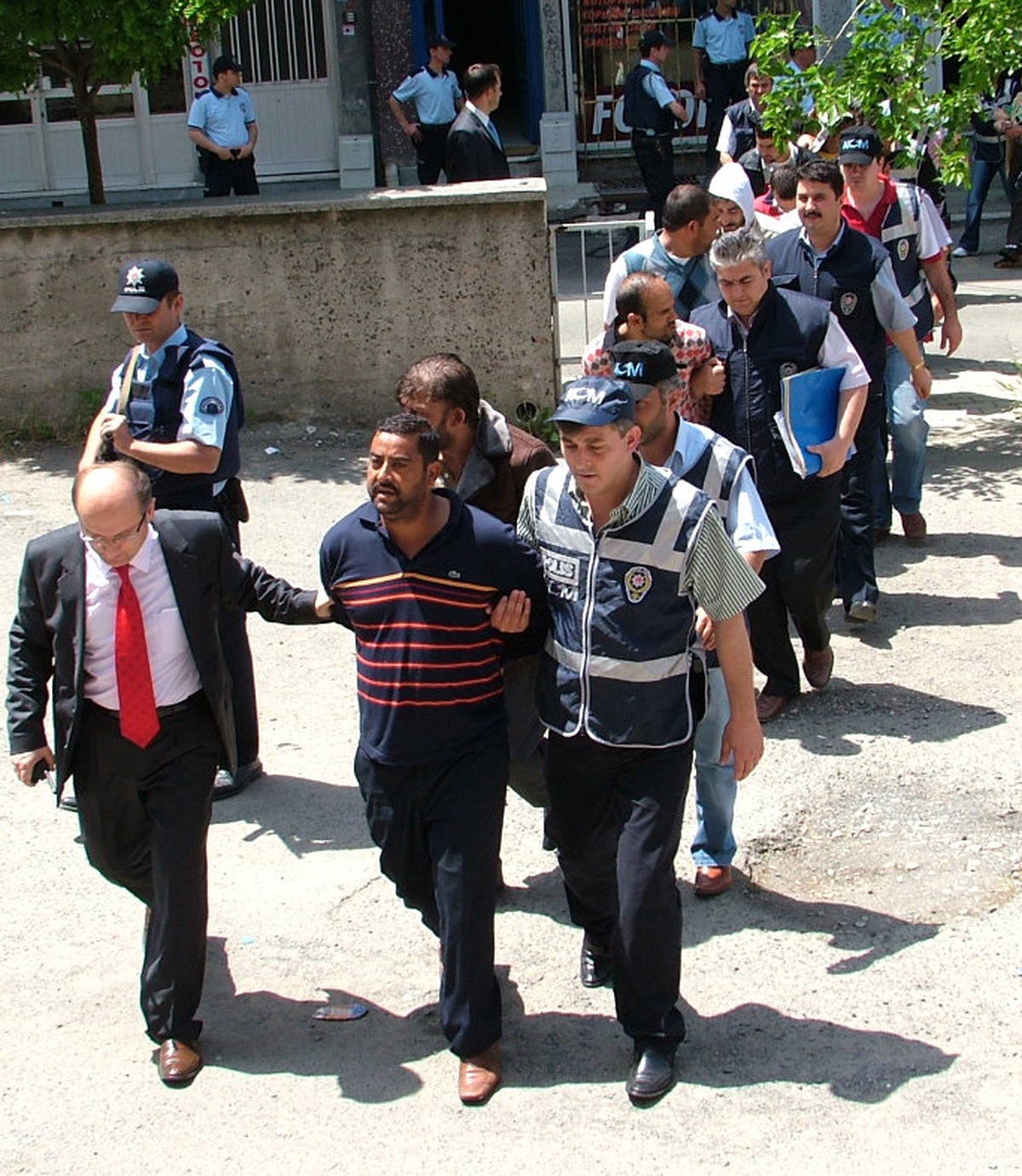 'Nakavt' Operasyonunda Gözaltına Alınan 21 Kişi Adliyeye Sevk Edildi