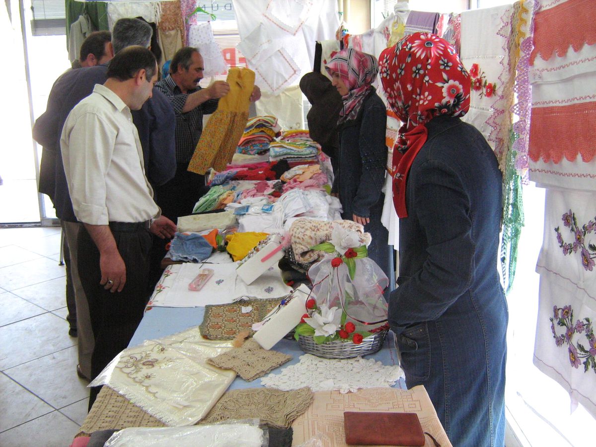Öğrenciler İçin Yardım Kermesi