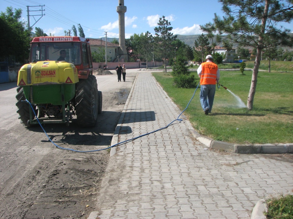Turhal Belediyesi'nden Kene Mücadelesi
